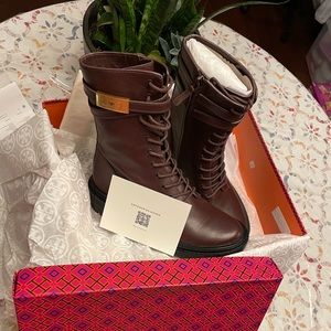 T Hardware Combat Shoes size 8 PLUM 182485961515